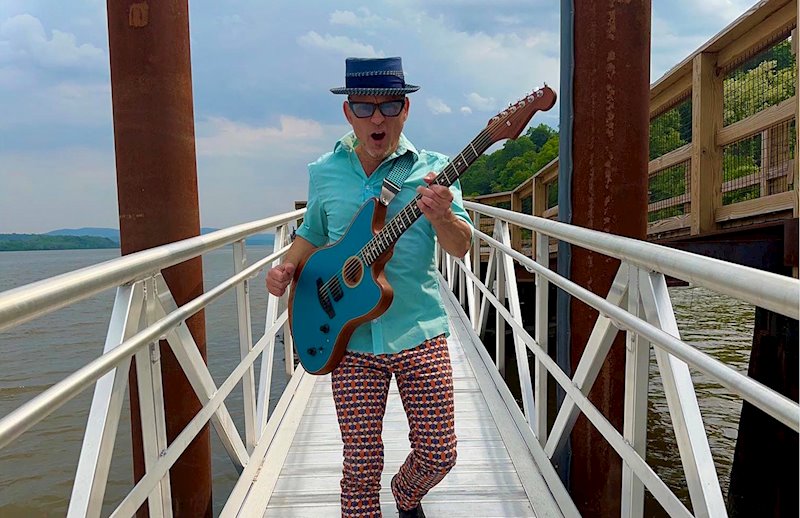 guitarmy of one