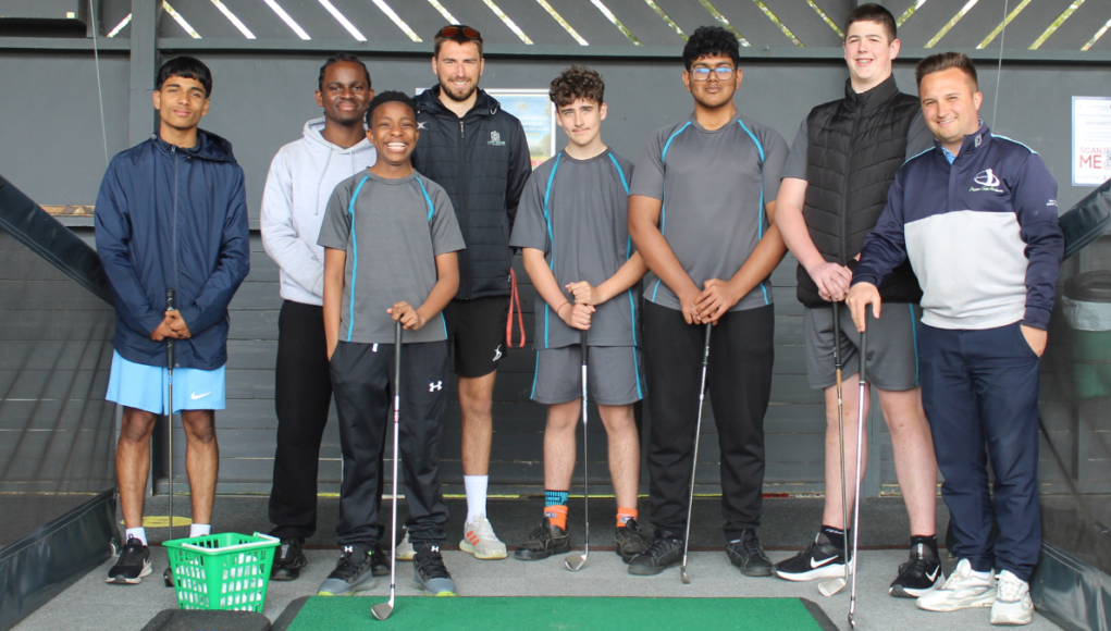 lawn manor tee golf (1)