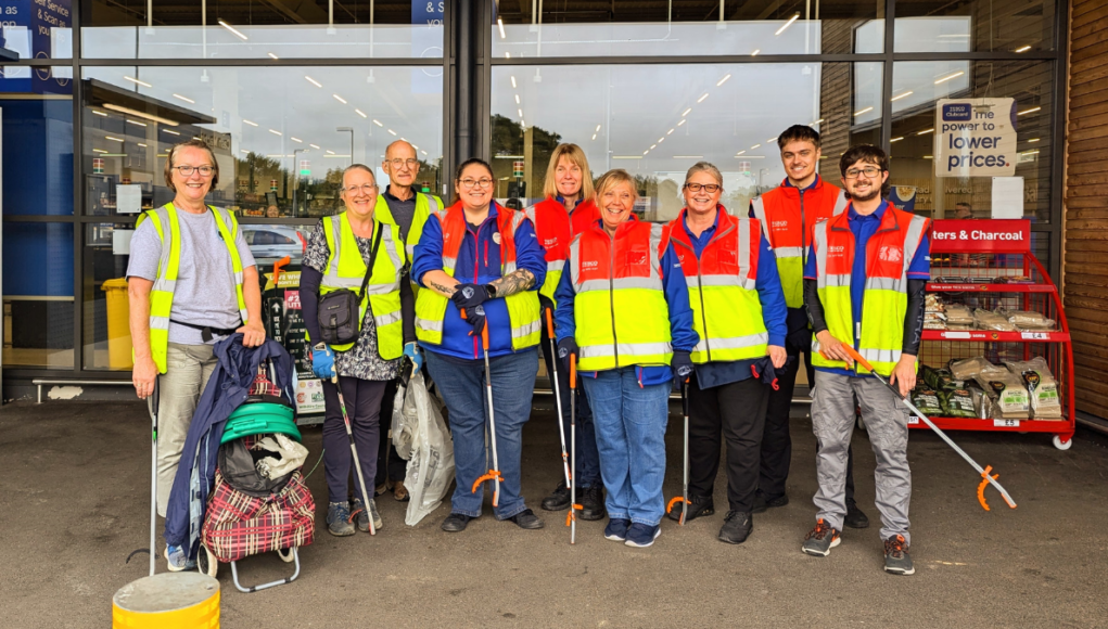 calne tesco litter pick