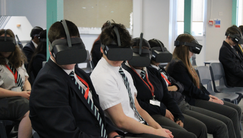 Swindonian lawn manor vr