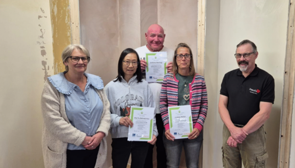 Participants with their certificates Councillor Janine Howarth, Wai Yu Belinda Hau, Tony Bastings, Lindsey Neilan, Kevin Prosser